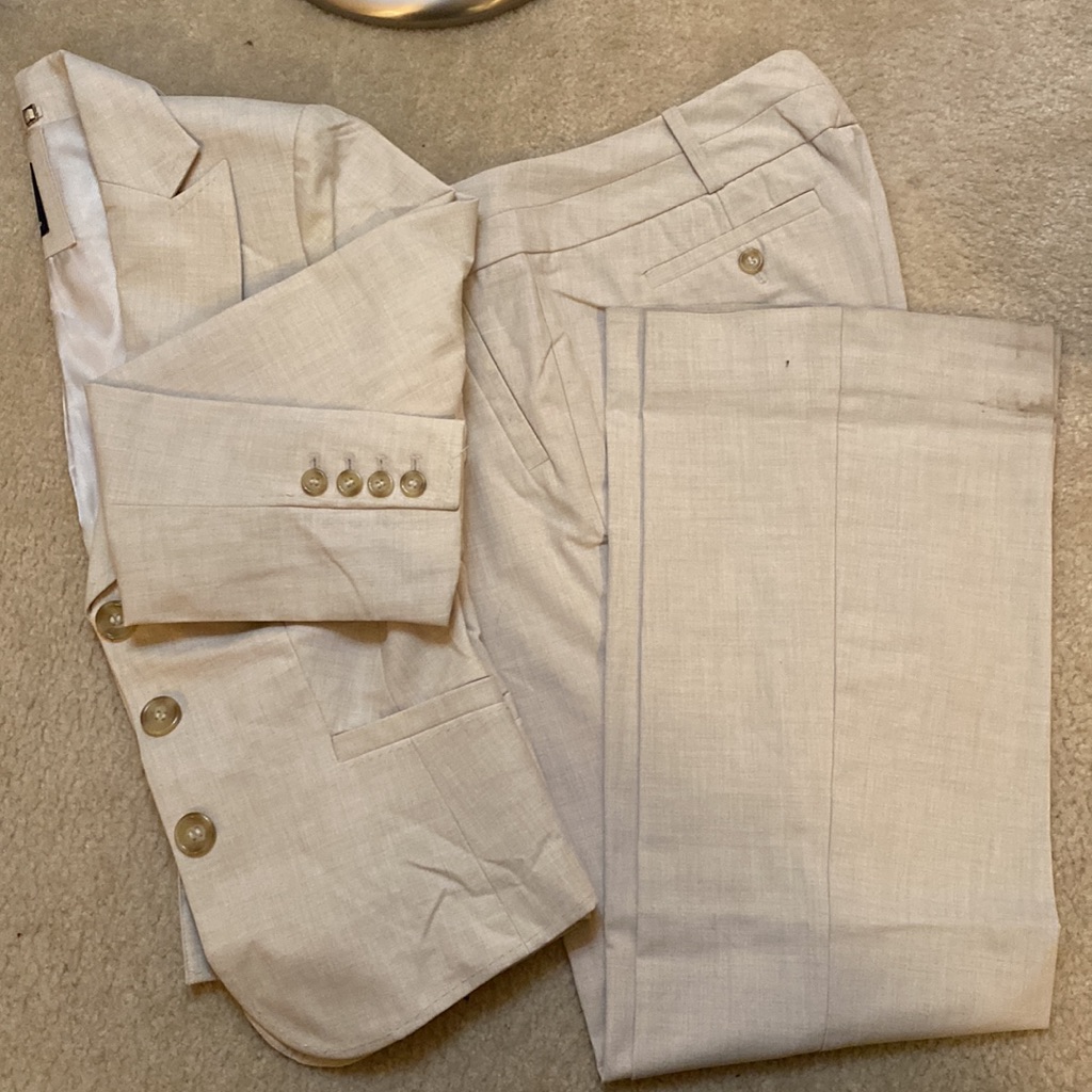 The Limited Suit, Style Drew Fit, Jacket Size 4, Pants Size 6